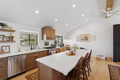 531 E 1050 N, Bountiful, UT 84010 - Photo 6