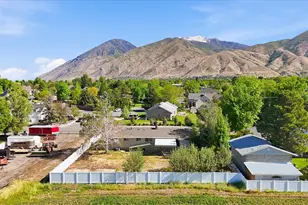 810 E Maple St, Mapleton, UT 84664 - Photo 48