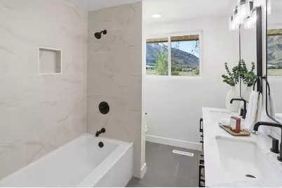 810 E Maple St, Mapleton, UT 84664 - Photo 18