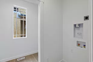 7012 W Terraine Rd, West Jordan, UT 84081 - Photo 10