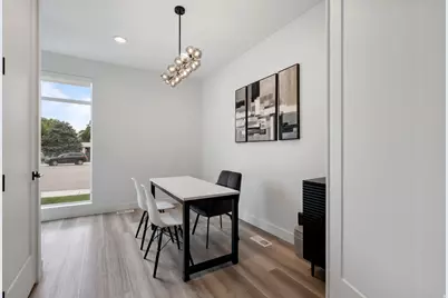 5653 S Bamburgh Cir, Murray, UT 84107 - Photo 6