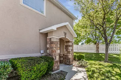 7142 S Kristilyn Ln, West Jordan, UT 84084 - Photo 2