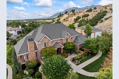 8908 S Cobble Canyon Cir, Sandy, UT 84093 - Photo 2