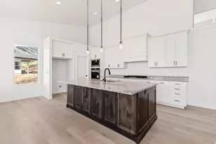 702 Oakridge Dr, Tooele, UT 84074 - Photo 6