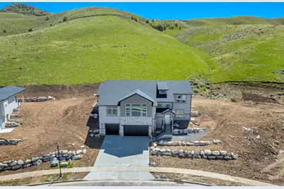 702 Oakridge Dr #701, Tooele, UT 84074 - Photo 4
