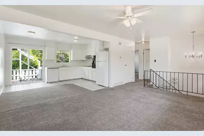 7059 S 1850 E, Cottonwood Heights, UT 84121 - Photo 6
