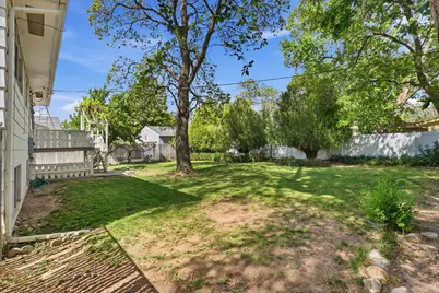 7059 S 1850 E, Cottonwood Heights, UT 84121 - Photo 34