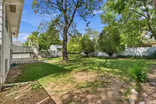 7059 S 1850 E, Cottonwood Heights, UT 84121 - Photo 34