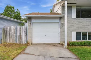 7059 S 1850 E, Cottonwood Heights, UT 84121 - Photo 4