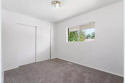 7059 S 1850 E, Cottonwood Heights, UT 84121 - Photo 12