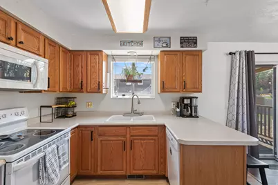 3951 W Brixton Rd S, Taylorsville, UT 84129 - Photo 10
