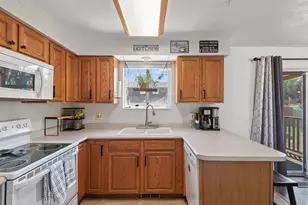 3951 W Brixton Rd S, Taylorsville, UT 84129 - Photo 10