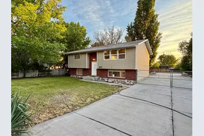4805 S 3100 W, Roy, UT 84067 - Photo 2
