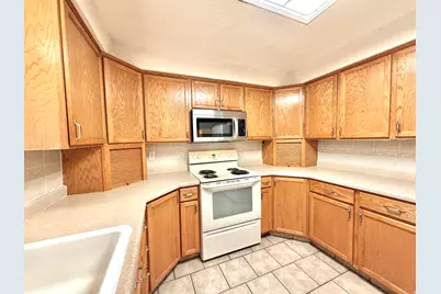 4805 S 3100 W, Roy, UT 84067 - Photo 8