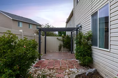 1126 W Stonehaven Dr, North Salt Lake, UT 84054 - Photo 20