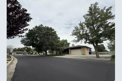 1318 W 5000 S, Taylorsville, UT 84123 - Photo 30