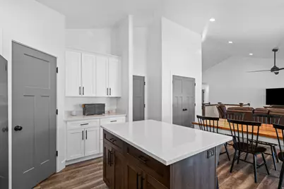 135 E 1100 N, Nephi, UT 84648 - Photo 16