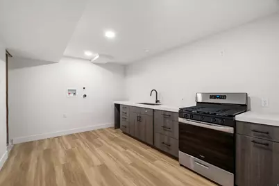 877 S 200 E, Farmington, UT 84025 - Photo 12