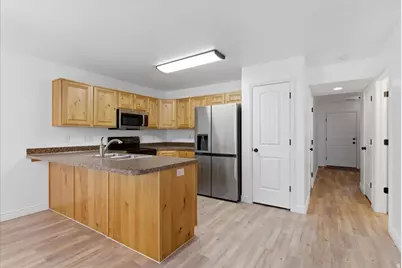 1121 W Lancelot Ln, West Haven, UT 84401 - Photo 8