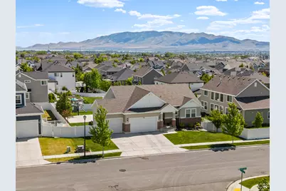 701 W 2990 N, Lehi, UT 84043 - Photo 2