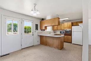 1290 E Main St, Green River, UT 84525 - Photo 2