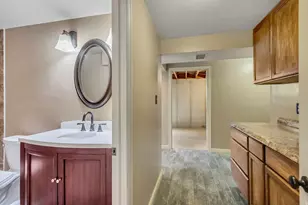 843 E Three Fountains Dr, Murray, UT 84107 - Photo 28