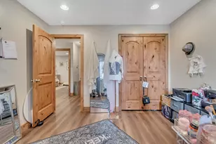 9194 S Jefferson Pl, Sandy, UT 84070 - Photo 8