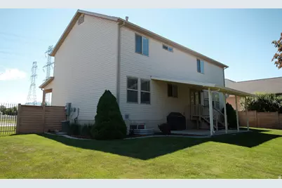 5483 S 3275 W, Roy, UT 84067 - Photo 6