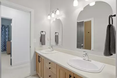 223 E 2050 N, Centerville, UT 84014 - Photo 52