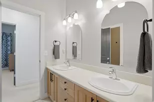 223 E 2050 N, Centerville, UT 84014 - Photo 52