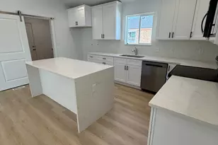2392 E Yellow Blossom St, Eagle Mountain, UT 84005 - Photo 2