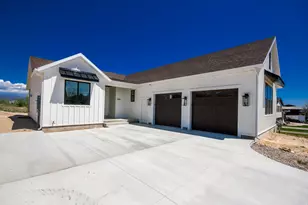 3322 W 250 S, Vernal, UT 84078 - Photo 1
