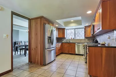 8140 S Scandia Cir, Sandy, UT 84093 - Photo 8
