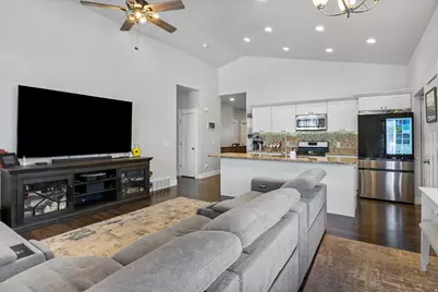 237 W 125 N, Clearfield, UT 84015 - Photo 2