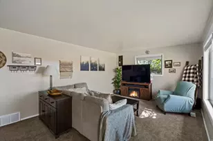 107 W 2200 N, Sunset, UT 84015 - Photo 6