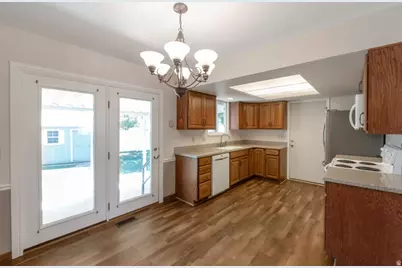 8833 S 3900 W, West Jordan, UT 84088 - Photo 8