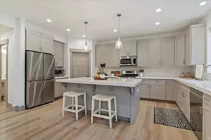 365 S Mountain Rd, Fruit Heights, UT 84037 - Photo 16