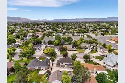 2526 W Windsor Manor Ct S, South Jordan, UT 84095 - Photo 8