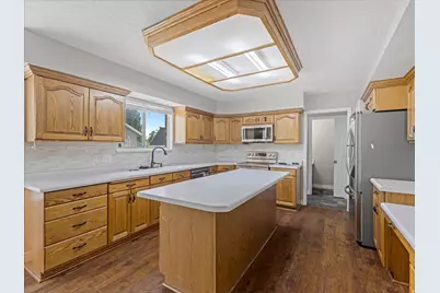 2526 W Windsor Manor Ct S, South Jordan, UT 84095 - Photo 18
