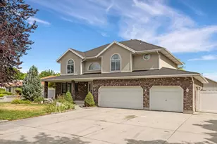 2526 W Windsor Manor Ct S, South Jordan, UT 84095 - Photo 2