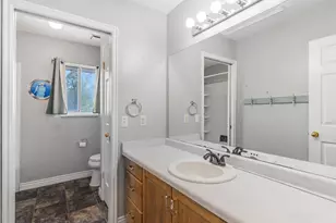 2526 W Windsor Manor Ct S, South Jordan, UT 84095 - Photo 26