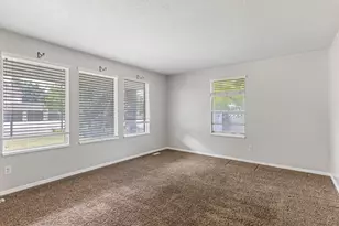 2526 W Windsor Manor Ct S, South Jordan, UT 84095 - Photo 12