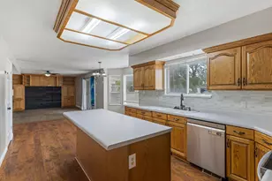 2526 W Windsor Manor Ct S, South Jordan, UT 84095 - Photo 20
