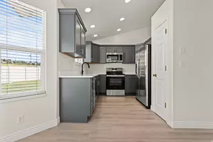 3948 S 2525 W, Roy, UT 84067 - Photo 10