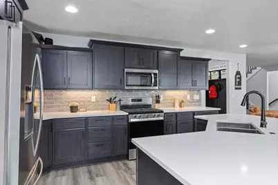 994 S 1950 W, Layton, UT 84041 - Photo 10