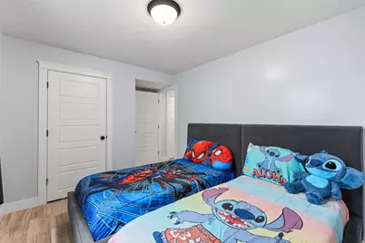 994 S 1950 W, Layton, UT 84041 - Photo 32