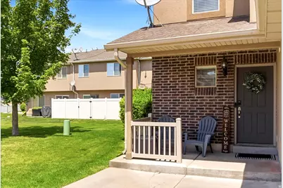 160 Arlington Way, Harrisville, UT 84414 - Photo 2