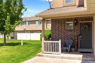 160 Arlington Way, Harrisville, UT 84414 - Photo 2