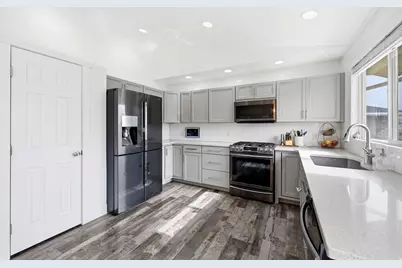 9965 S Birnam Woods Way, South Jordan, UT 84009 - Photo 10