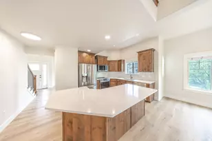 2169 Orchard Pines Loop, Bountiful, UT 84010 - Photo 4